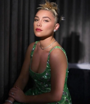 300px_florence-pugh_410.webp