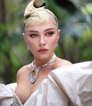 300px_florence-pugh_425.webp