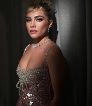 300px_florence-pugh_442.webp