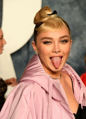 300px_florence-pugh_453.webp