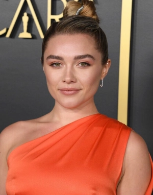 300px_florence-pugh_46.webp