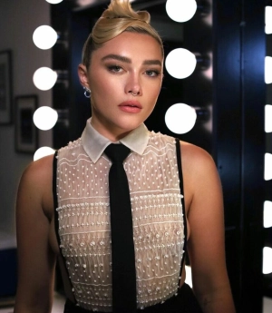 300px_florence-pugh_468.webp