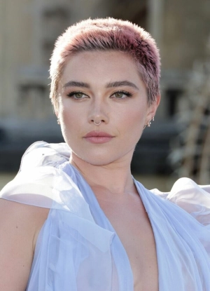 300px_florence-pugh_592.webp