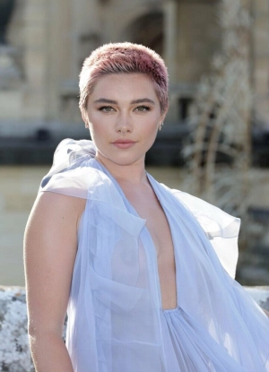 300px_florence-pugh_599.webp