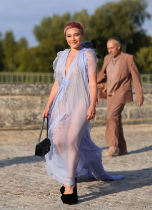 300px_florence-pugh_601.webp