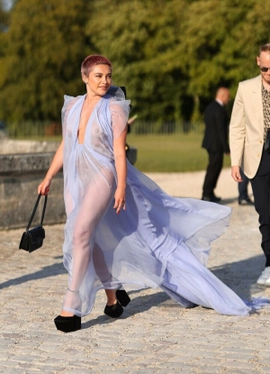 300px_florence-pugh_615.webp