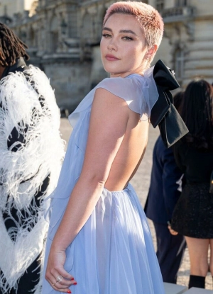 300px_florence-pugh_639.webp