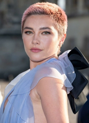 300px_florence-pugh_668.webp