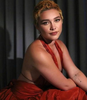 300px_florence-pugh_736.webp