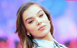 300px_hailee-steinfeld_1151.webp