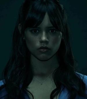 300px_jenna-ortega-1_135.webp