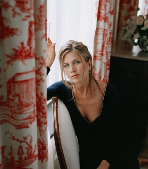 300px_jennifer-aniston_102.webp