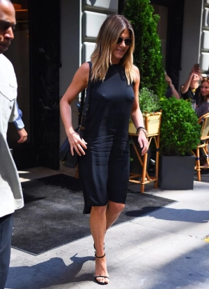 300px_jennifer-aniston_124.webp