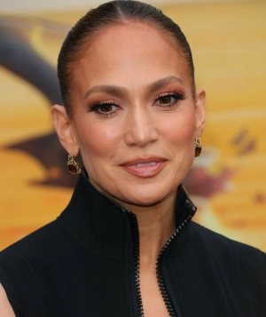 300px_jennifer-lopez_979.webp