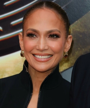 300px_jennifer-lopez_989.webp