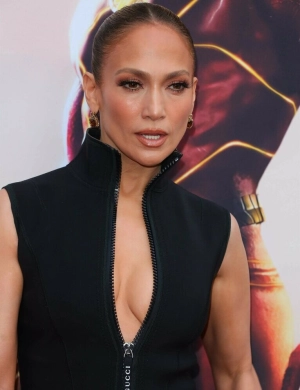 300px_jennifer-lopez_994.webp