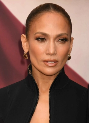 300px_jennifer-lopez_995.webp