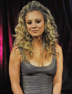 300px_kaley-cuoco_324.webp