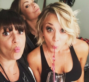 300px_kaley-cuoco_596.webp