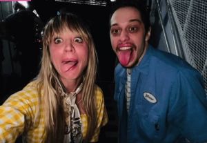 300px_kaley-cuoco_688.webp