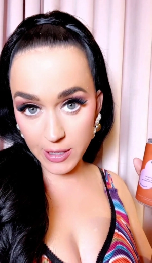 300px_katy-perry_374.webp