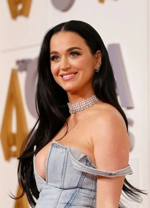 300px_katy-perry_641.webp