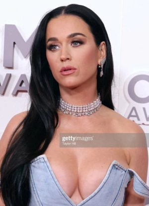 300px_katy-perry_643.webp