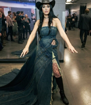 300px_katy-perry_652.webp