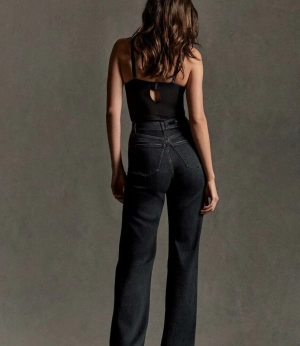 300px_kendall-jenner_1371.webp