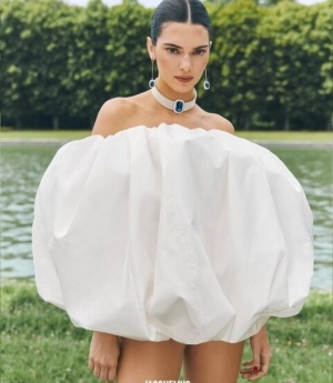 300px_kendall-jenner_2141.webp