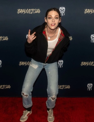 300px_kristen-stewart_782.webp