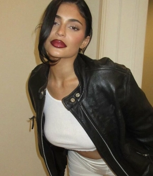 300px_kylie-jenner_1170.webp