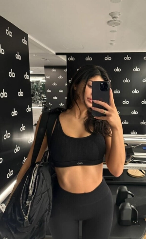 300px_kylie-jenner_1225.webp