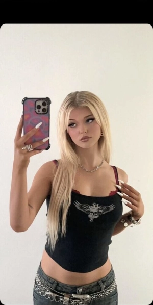 300px_loren-gray_197.webp