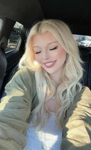 300px_loren-gray_437.webp