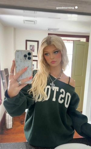 300px_loren-gray_442.webp