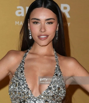 300px_madison-beer_1472.webp