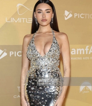 300px_madison-beer_1478.webp