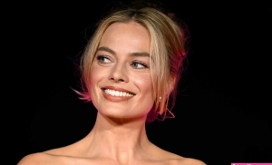 300px_margot-robbie_1082.webp