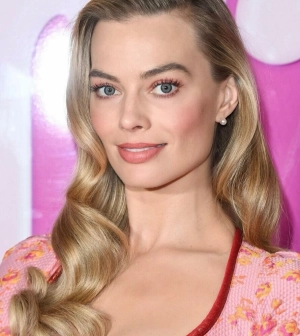 300px_margot-robbie_1124.webp