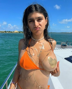 300px_mia-khalifa_1820.webp