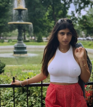 300px_mia-khalifa_1963.webp