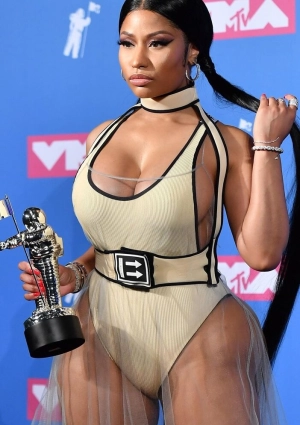 300px_nicki-minaj_115.webp