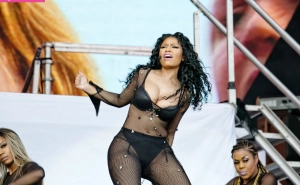 300px_nicki-minaj_52.webp