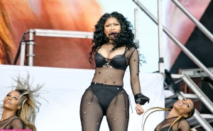 300px_nicki-minaj_53.webp