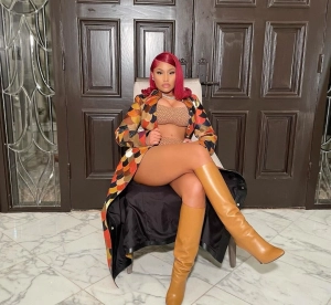 300px_nicki-minaj_66.webp
