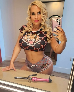 300px_nicole-coco-austin_549.webp