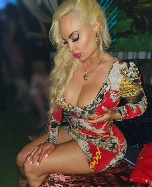 300px_nicole-coco-austin_563.webp