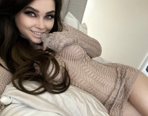 300px_niece-waidhofer_422.webp