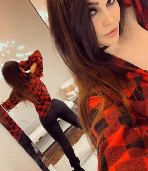 300px_niece-waidhofer_550.webp